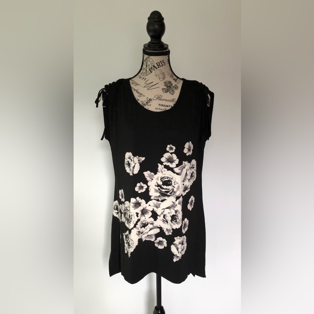 Red Coral Ladies Top large sleeveless